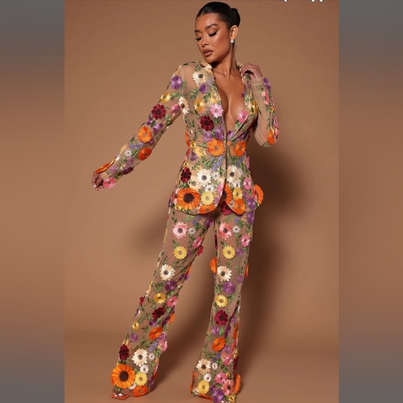 Celena 3D Floral Suit - Picture 1 of 7